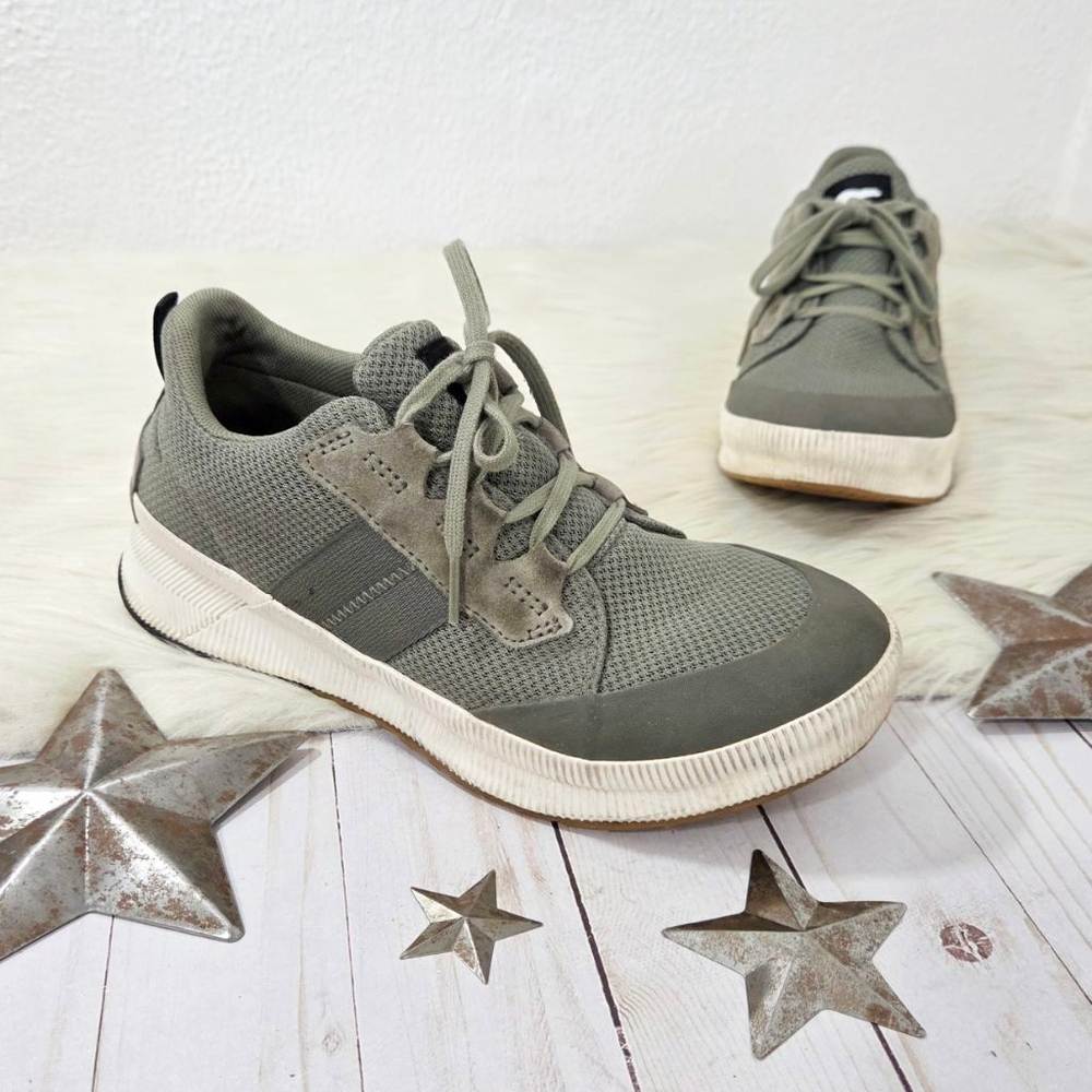 Sorel Out N About III Low Waterproof Lace Up Sneakers green women's size 9.5